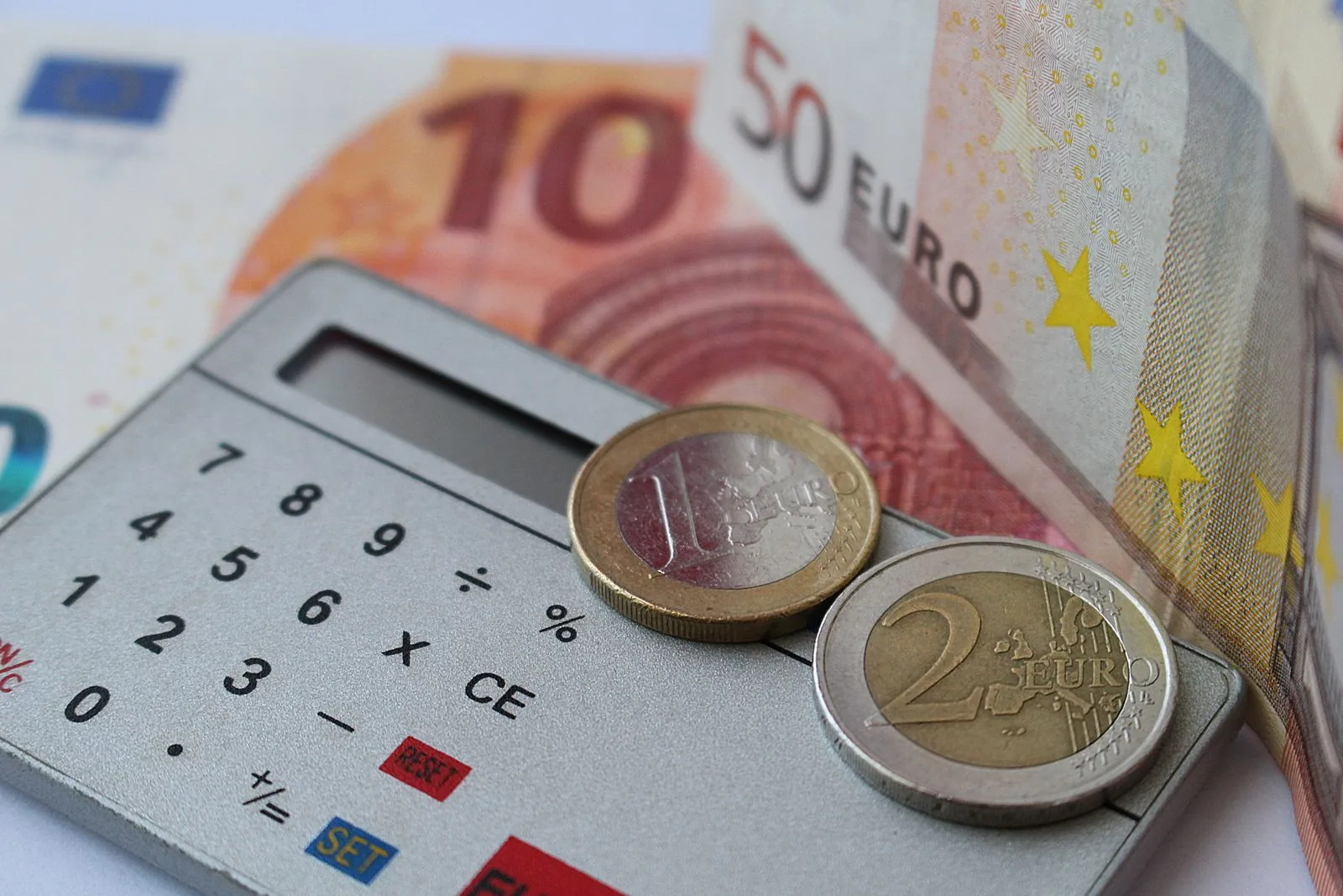 How much does SEO cost in Singapore 2026 pricing guide - Upscaled blog thumbnail