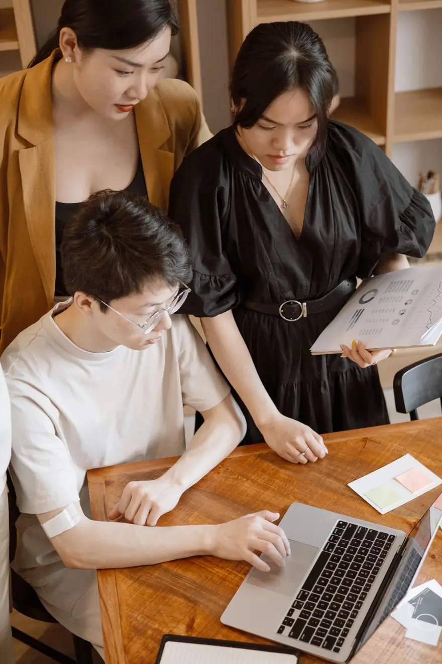 Team reviewing ecommerce performance figures together