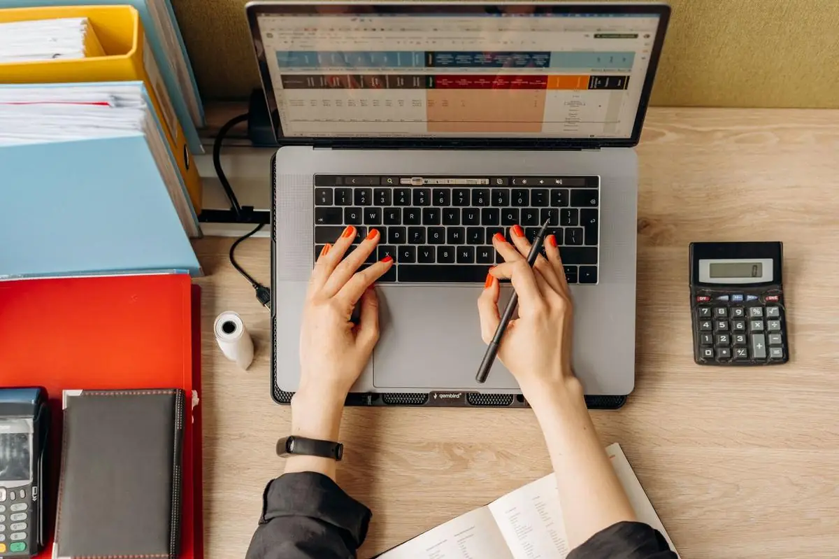 WooCommerce developer Singapore reviewing migration numbers